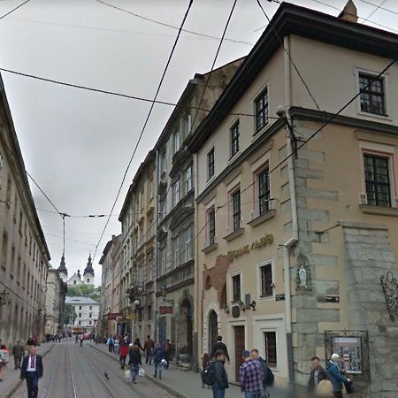 Уютная Квартира На Площади Рынок Lviv Bagian luar foto